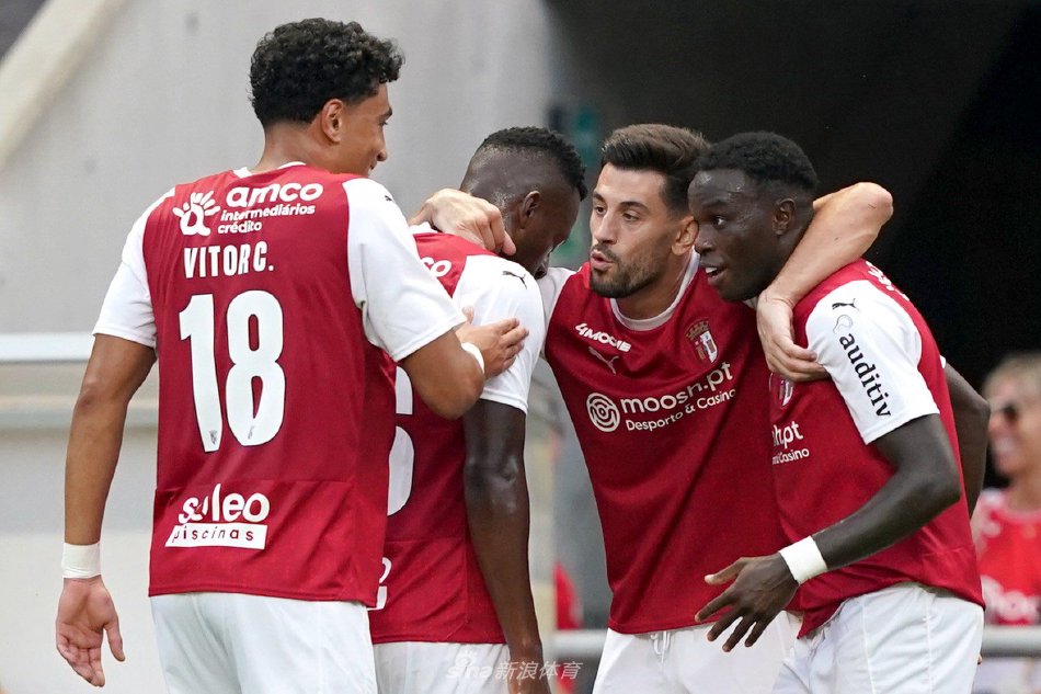 他不仅在球 他不仅在球